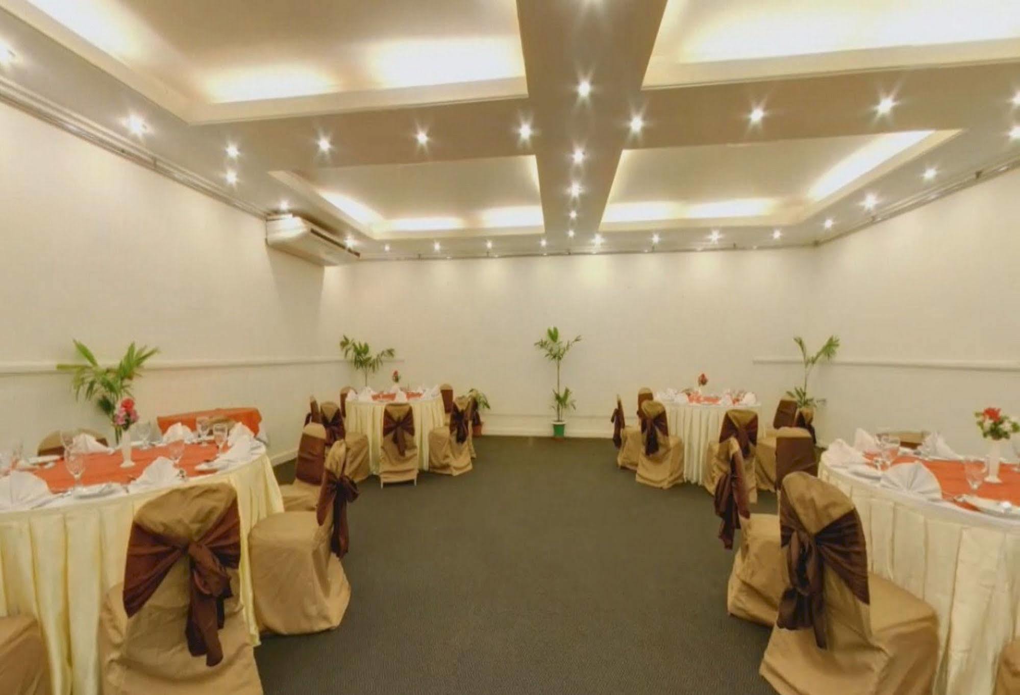 Hotel Agrabad Limited Читтагонг Экстерьер фото